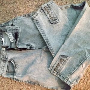 Women's Vintage Deb stonewashed Gray jeans. Size true 5/6.
